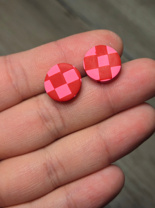 Checkered stud